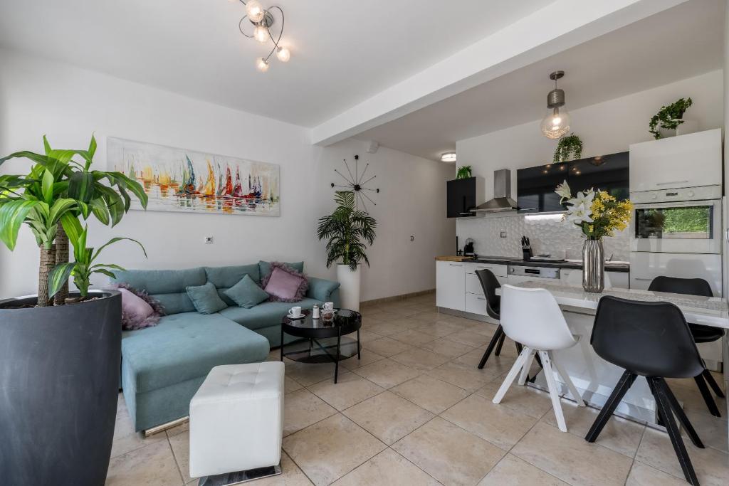 Maestro Apartment